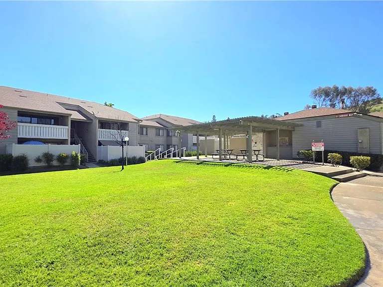 25 Carriage Way — Photo 21
