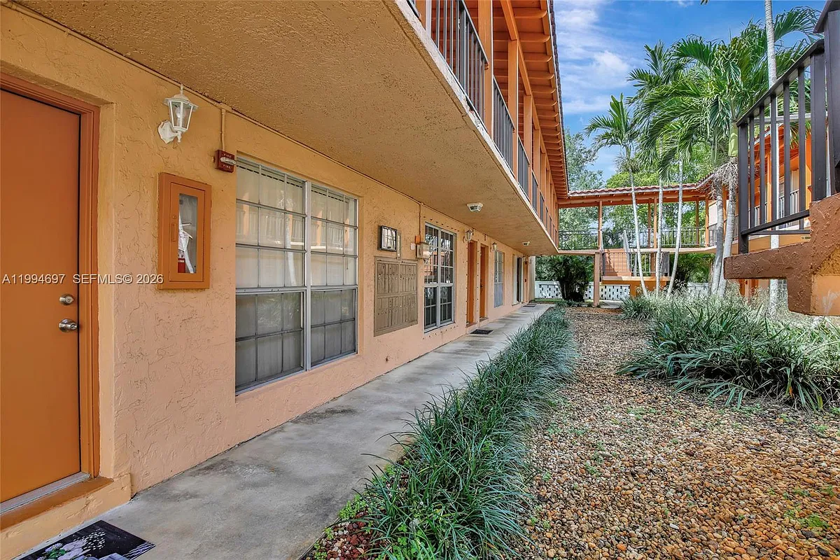 Building Photo - 7241 Miami Lakes Dr #D14