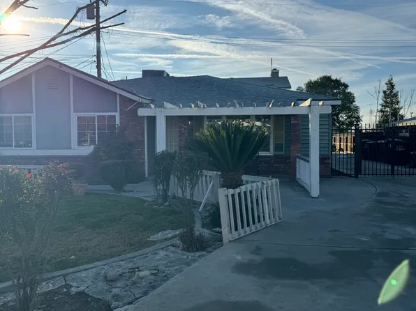 1337 S Crowe Street, Visalia, CA 93277