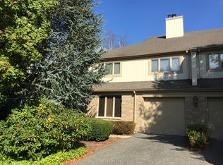 614 Blue Ridge Ln, Mahwah, NJ 07430
