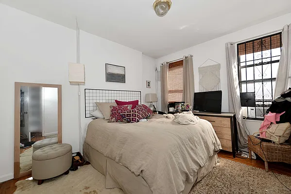 Rented by J Misrahi Realty Corp | media 8