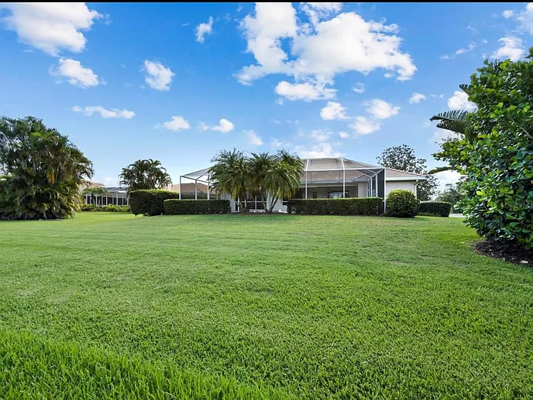 Butlers Crest Dr — Photo 43