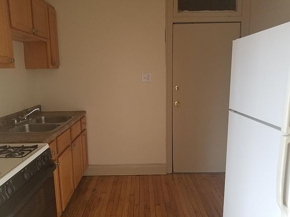3rd image of 3727 W Grand Ave #2