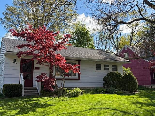 1st image of 1240 Creal Cres