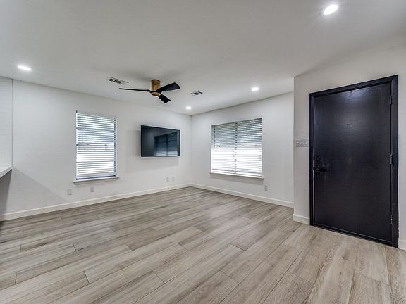 5th image of 407 E 7th St