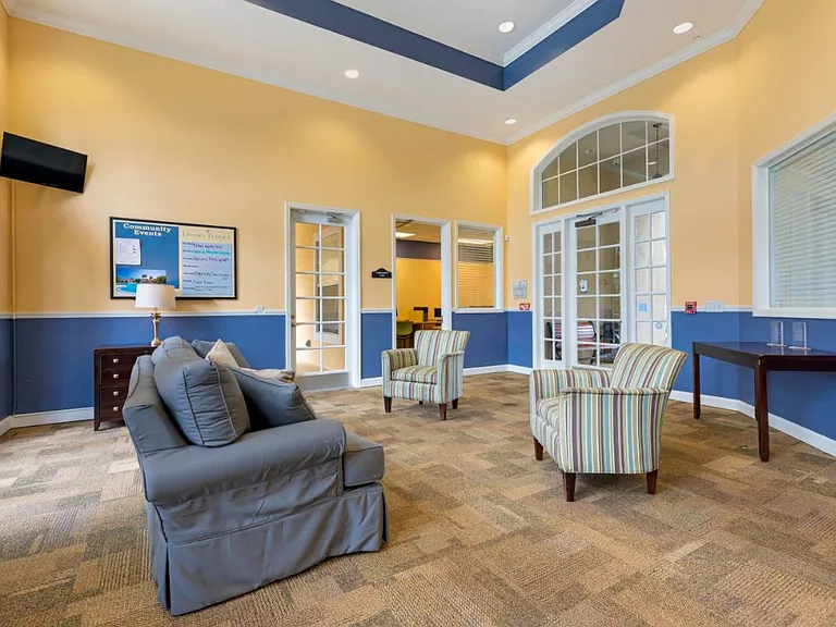 Lindsey Terrace Apartments — Photo 12