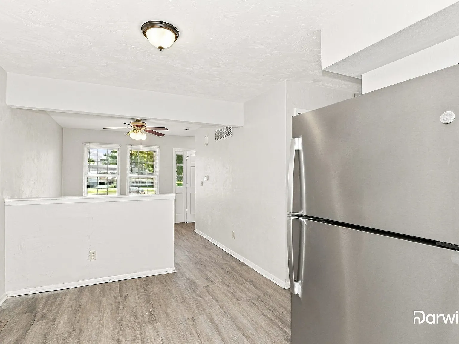 3 bed, 2.5 bath, 1344 sqft, $1,910 — Photo 3