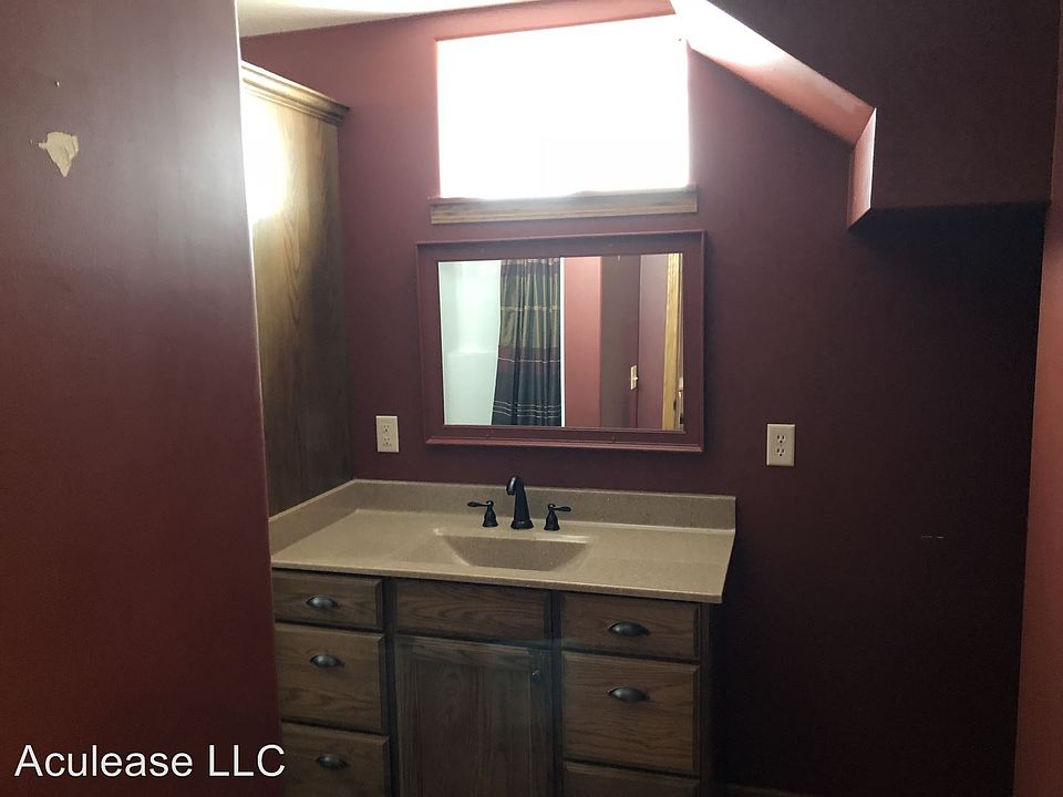 513 S Randall Ave, Moundridge, KS 67107 Zillow