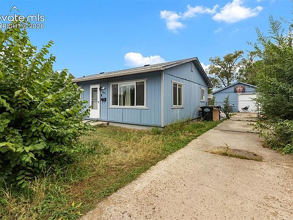 2nd image of 1205 Pando Ave
