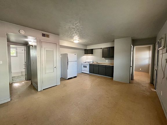 3rd image of 4822-4826 Sahler St #48223
