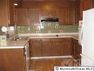 1st image of 990B Argyll Cir
