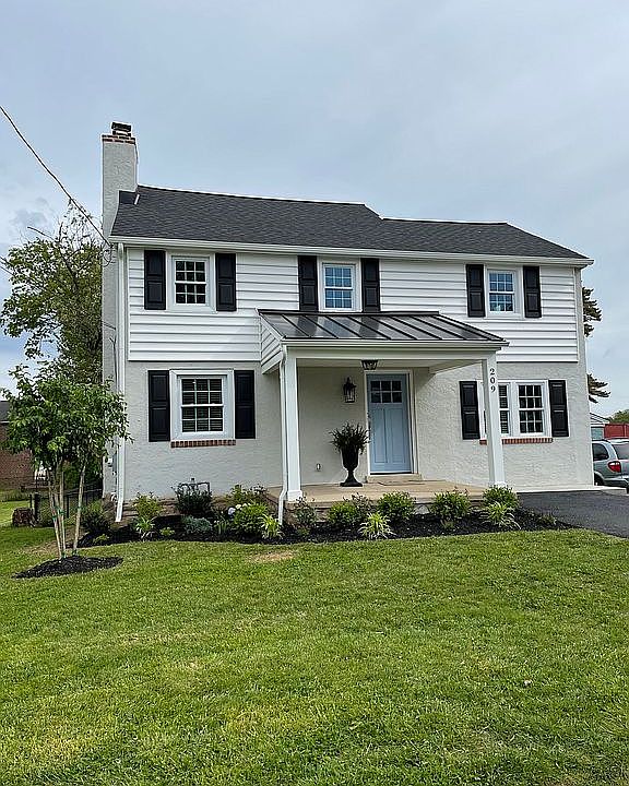 2nd image of 209 E Marthart Ave