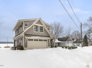 389 Big Bay Dr, Holland, MI 49424
