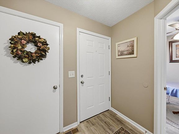 3rd image of 2238 Clough Ridge Dr