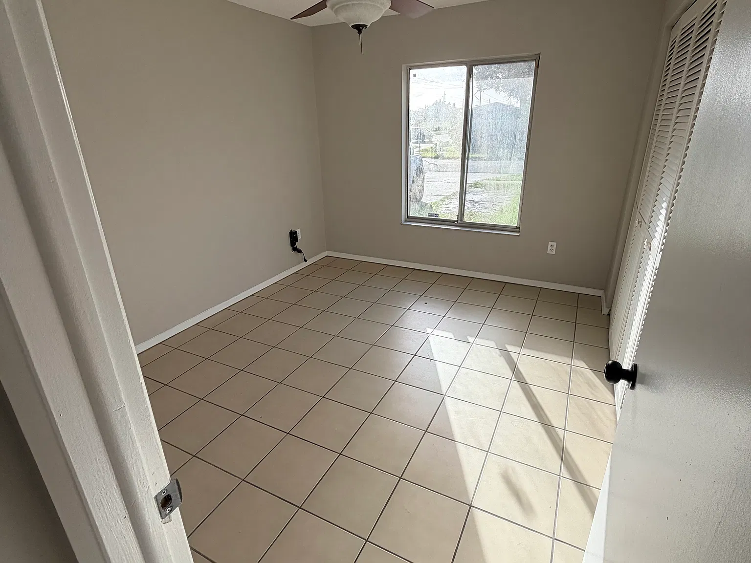 2 bed, 1200 sqft, $1,900 — Photo 4