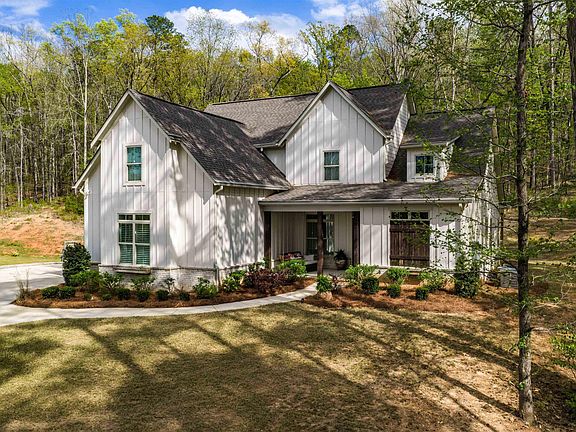 5th image of 720 Dogwood Cir