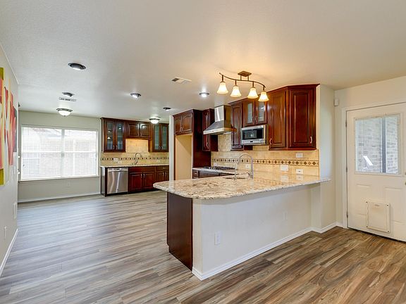 2nd image of 3917 Randall Ln