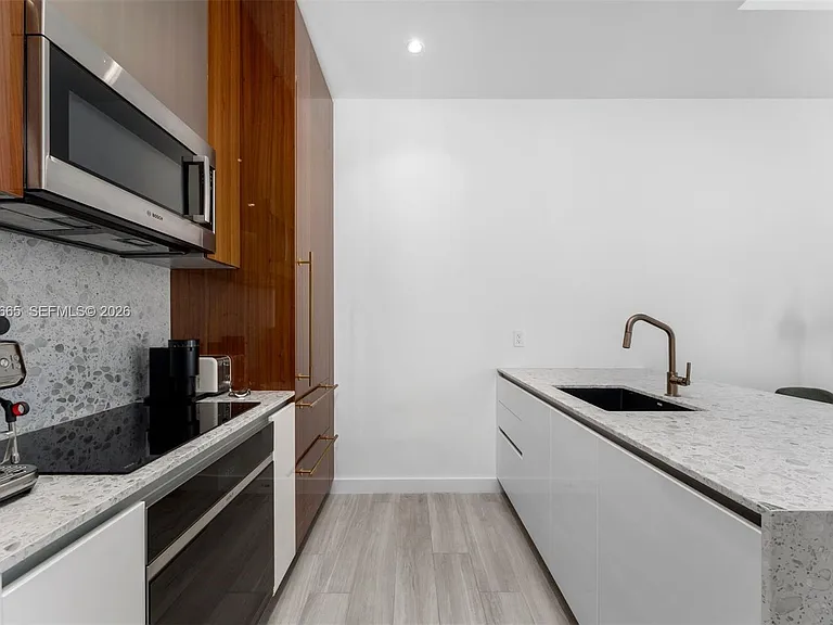 2655 S Bayshore Dr #908 — Photo 4