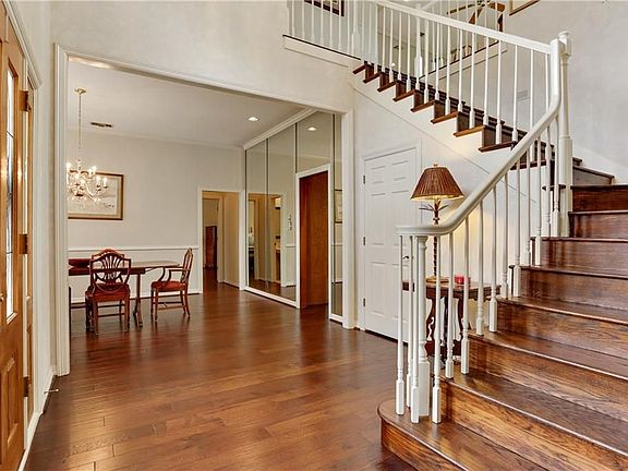 3rd image of 213 Long Canyon Ct