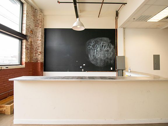4th image of 3421 Richmond St #107