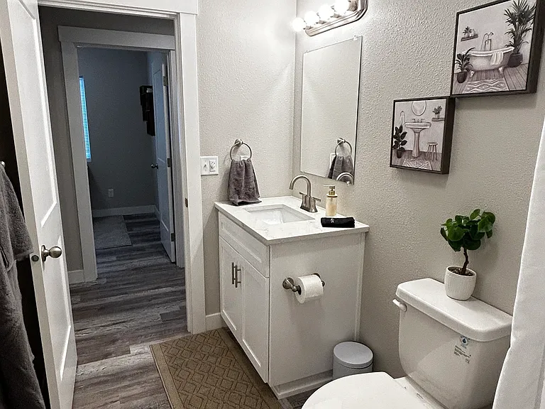 1177 Nebraska Ave NE #A — Photo 11