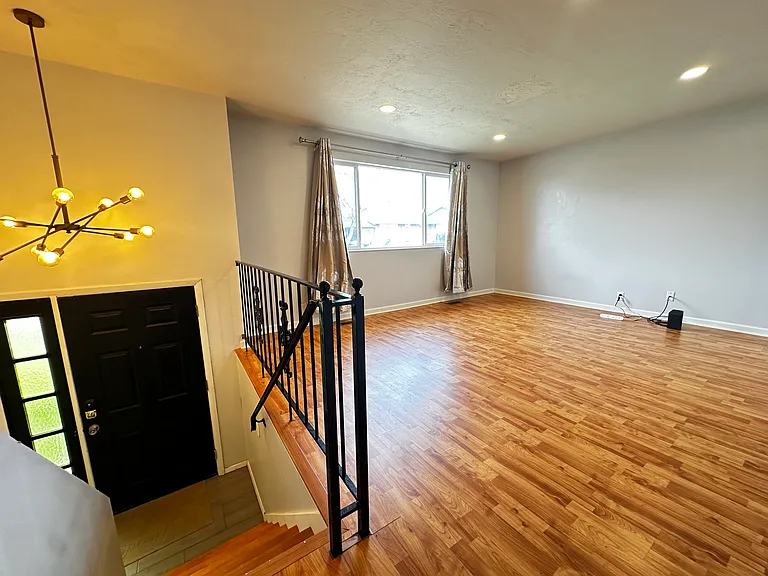 5052 S Jedediah Dr — Photo 3