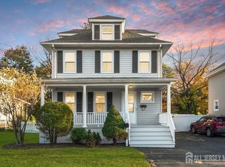 323 Oak Pkwy, Dunellen, NJ 08812