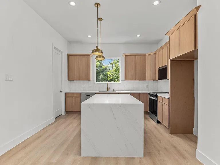3344 Sauer St — Photo 8