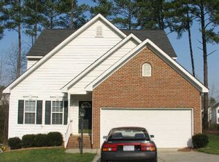 2804 Lower Dry Falls Ct, Raleigh, NC 27603