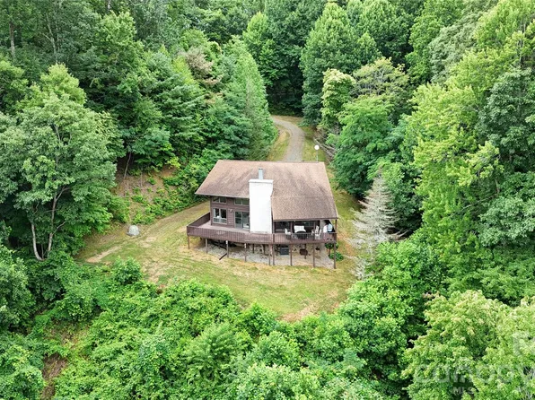 300 Buck Dr, Hot Springs, NC 28743