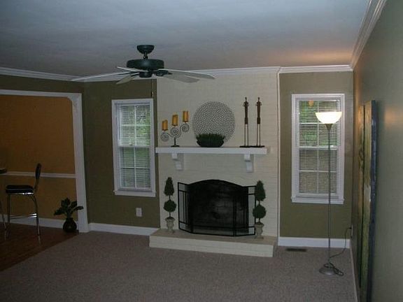 2nd image of 2907 Regents Park Ln