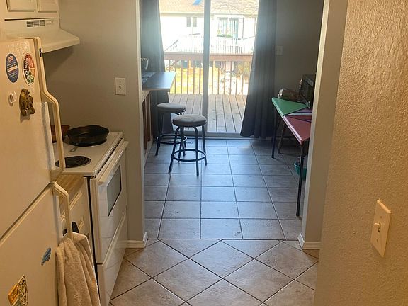 4th image of 4727 Pizarro Ct #1