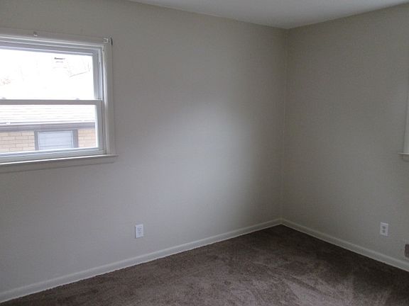 4th image of 2348 Cornell Dr