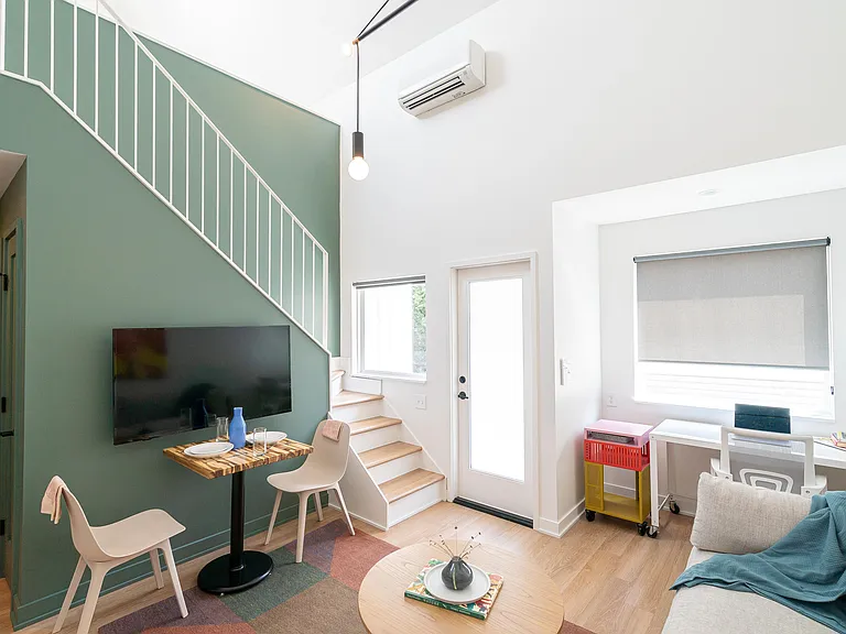 901 E Edenton St #7 — Photo 1