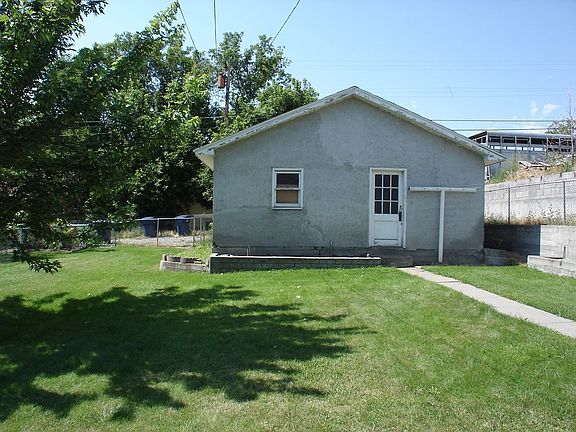 Large Garage/Shop