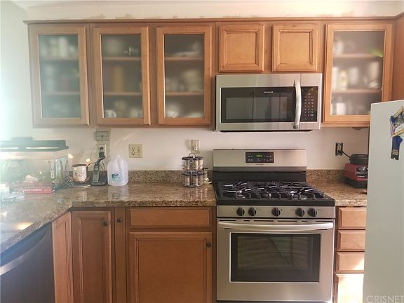 3rd image of 26281 Rainbow Glen Dr