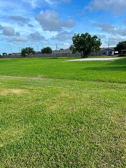 1st image of N Avenue H Lot 8-9