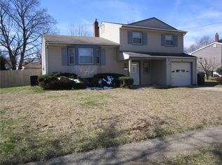 26 Outcalt Rd, Edison, NJ 08817
