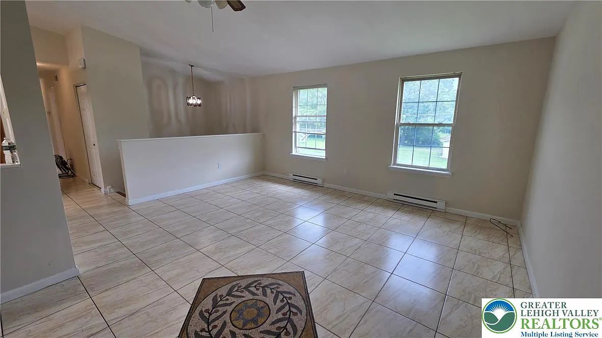 3 bed, 2.5 bath, 1898 sqft, $2,700 — Photo 3