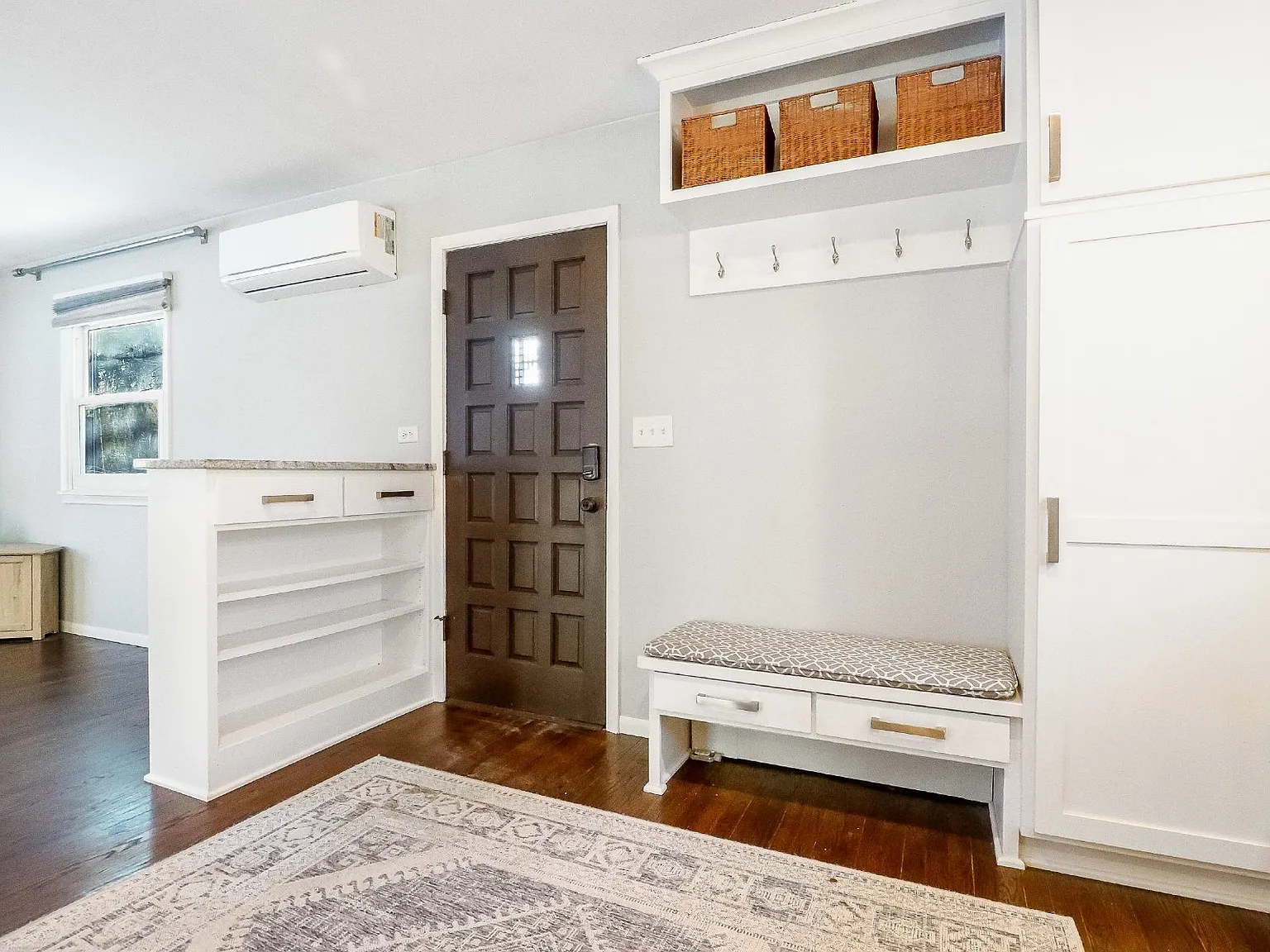 2 bed, 1.0 bath, 1200 sqft, $2,450 — Photo 3
