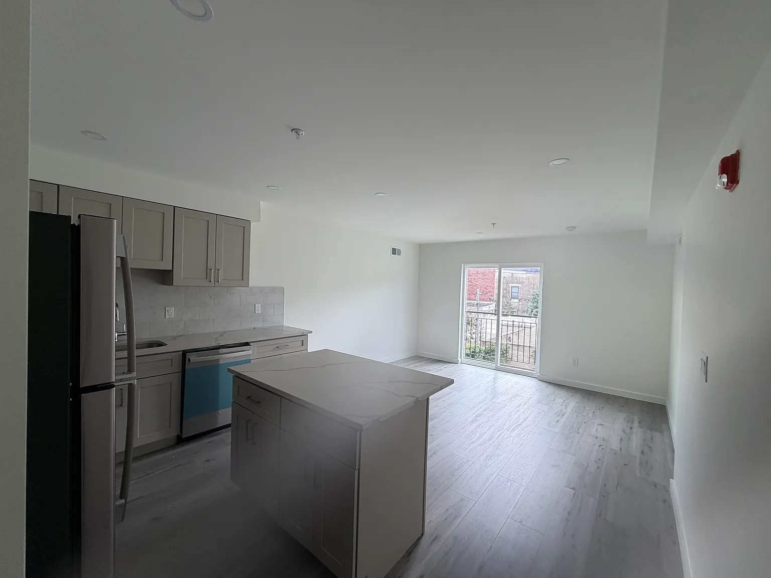 532 E Girard Ave — Photo 2