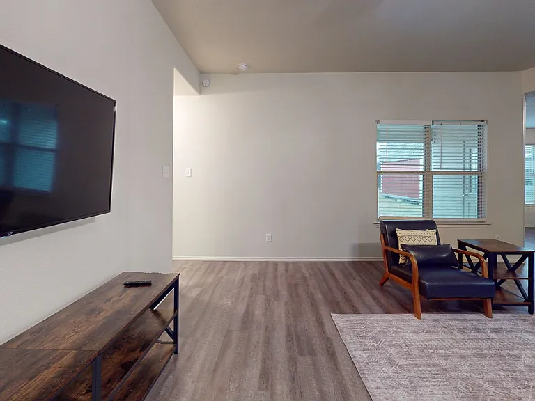 2703 Tara Dr — Photo 3