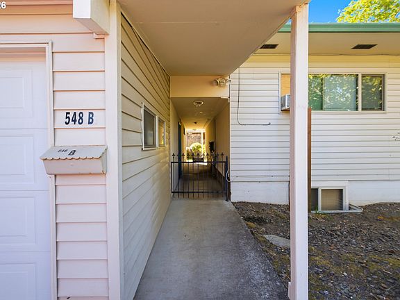 5th image of 548 NW 18th St