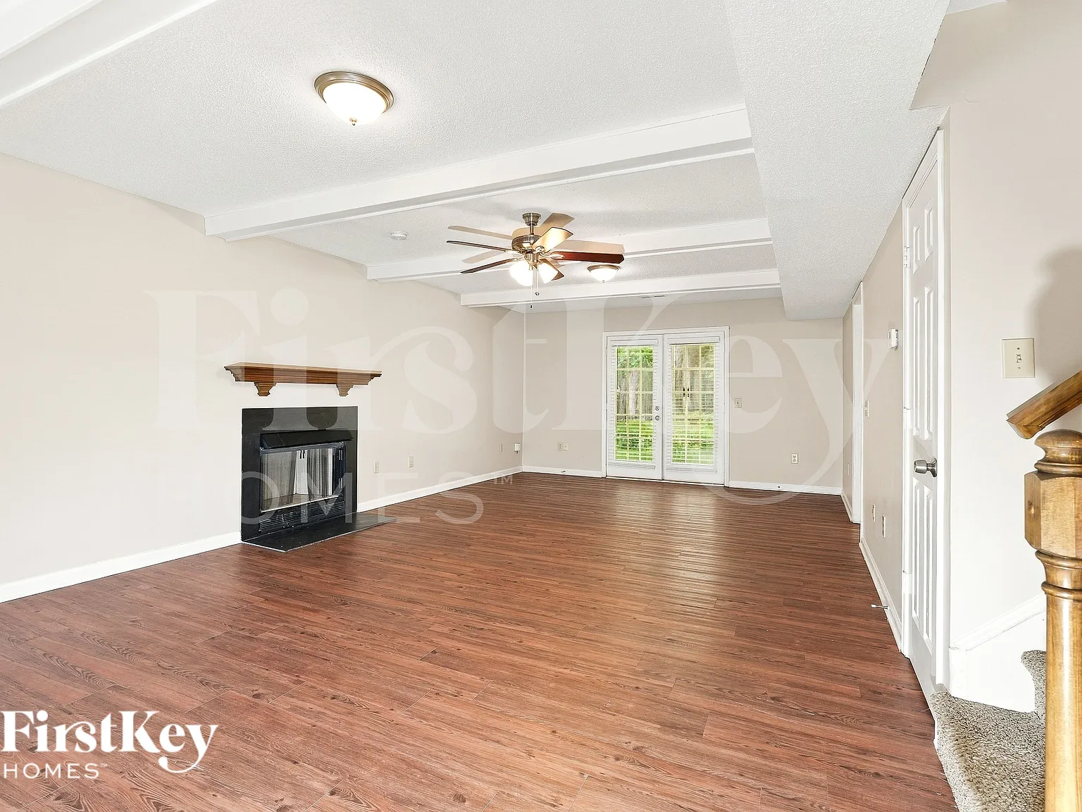 3 bed, 2.0 bath, 2016 sqft, $2,345 — Photo 3