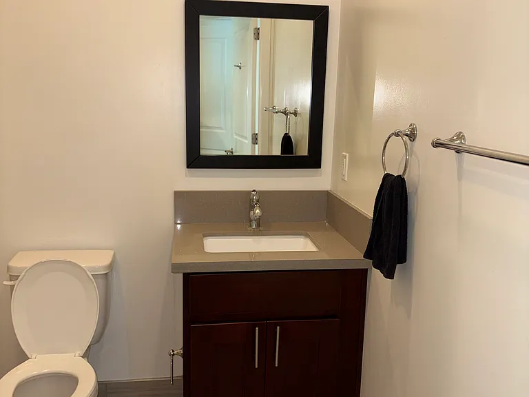 14143 Burbank Blvd #202 — Photo 25