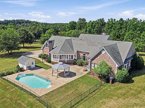 4th image of 436 James Powers Rd