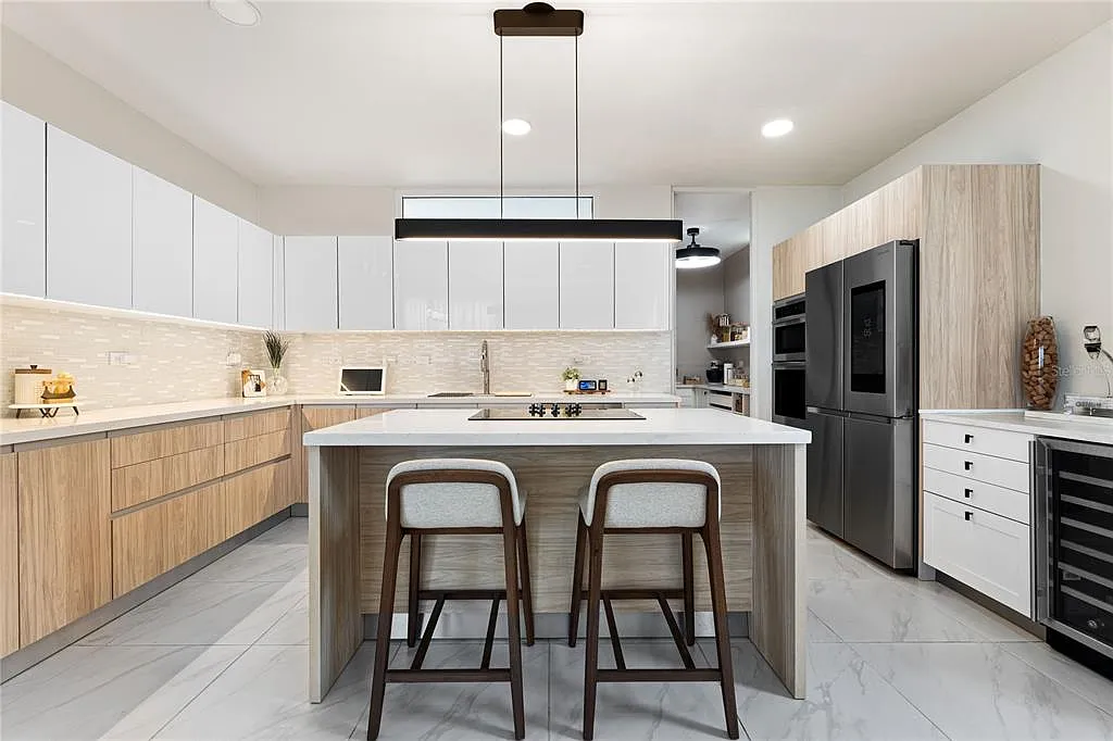 3 bed, 2.5 bath, 2615 sqft, $3,950 — Photo 3