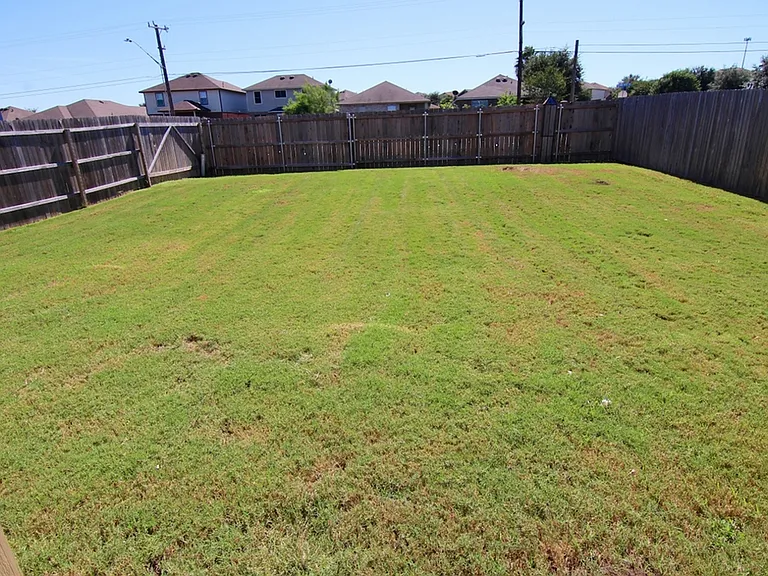 7006 Heathers Way — Photo 5