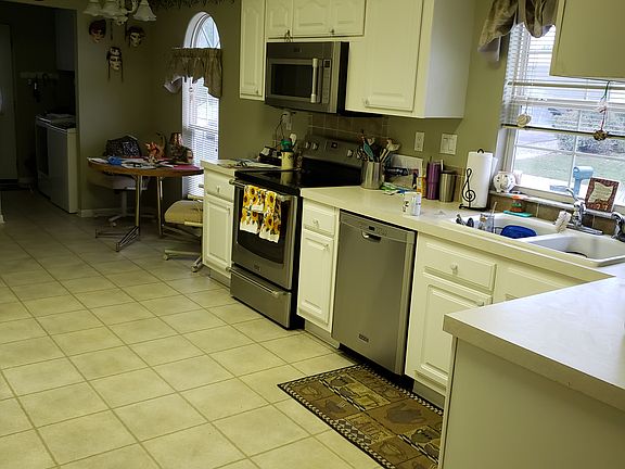 Kitchen/Maytag Appliances