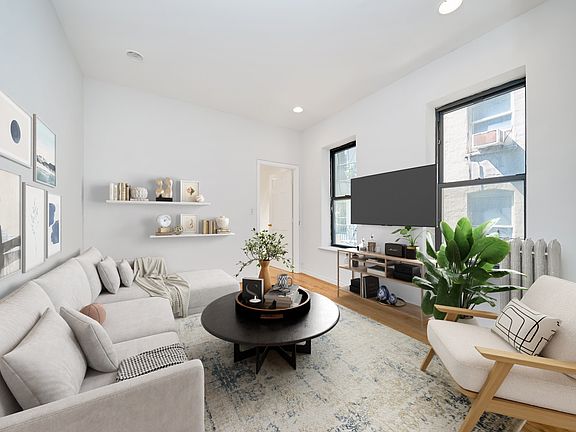 3rd image of 70 W 109th St APT 3
